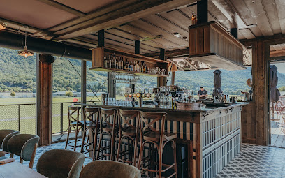 Pizza de La Tour de Contrôle - Restaurant & Hébergement en Savoie à Challes-les-Eaux
